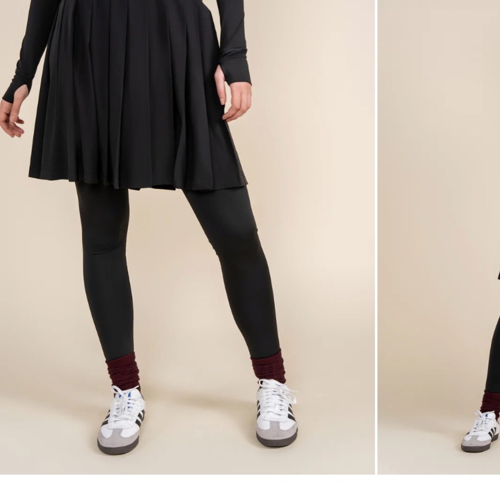 Apparalel black pleated Heila dry fit skirt